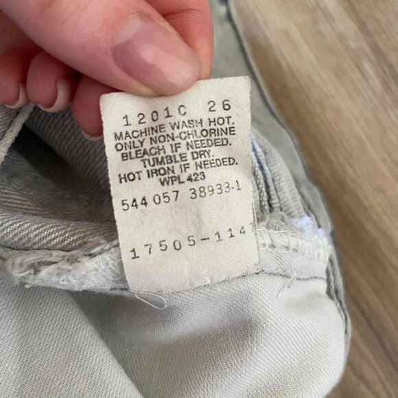 Vintage Levi's Light Grey Jeans | Size 7 - Picture 5 of 5